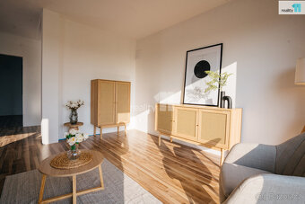 Prodej bytu 5+kk 125 m² V Průhonu, Zvěřínek - 3