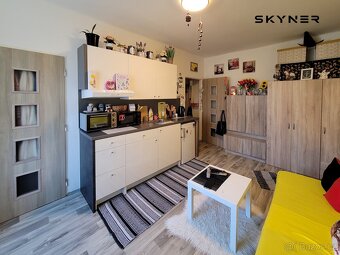 Pronájem garsonky 23 m2, Velká Hradební (vedle Havany), po r - 3