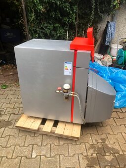 Prodám litinový kotel na olej 33 -36 Kw - 3