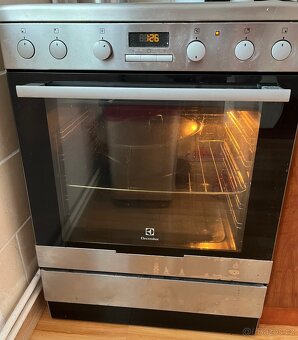Sporak Electrolux + digestor - 3