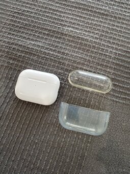 Apple AirPods Pro 2 (USB-C) - 3