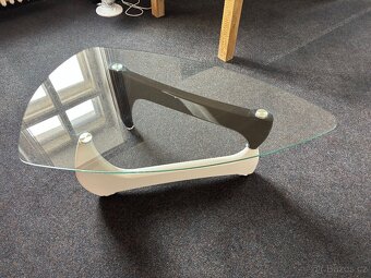 Skleněný konferenční stolek - 3