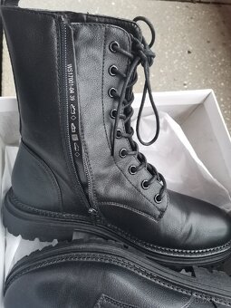 Prodám kotníkové boty Jenny Fairy velikost 39, barva černá - 3