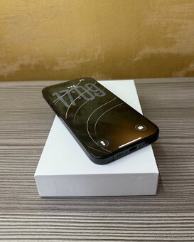 Apple iPhone 15 Pro 256GB černý, 100% baterie - 3