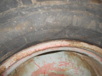 E 512 pneu 18,4/30 - 3