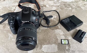 Digitální zrcadlovka Sony SLT-A65 s objektivem - 3