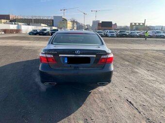 Lexus LS600h - 3