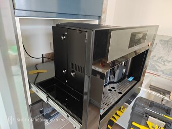 Vestavný kávovar De Dietrich DKD7400A - 3