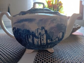 Anglický porcelán- konvice a 4 stojany na vejce - 3