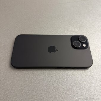 Nový iPhone 15 256GB černý, rok záruka - 3