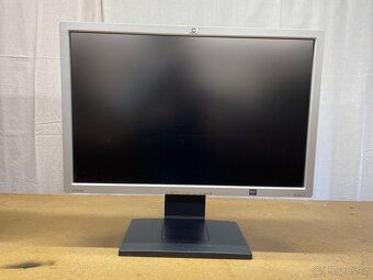Dva 24” monitory HP LP2465 - 3