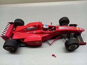 F1 FERRARI F310B MICHAEL SCHUMACHER MINICHAMPS 1:18 - 3