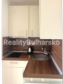 Plně zařízené studio (1+kk, 46 m²) s balkonem AHELOY - 3