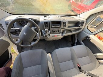 Obytne auto dodavka s garazi - 3