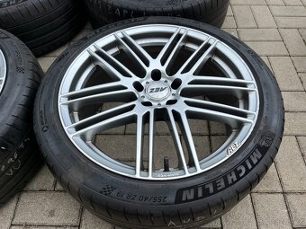 4x alu disky 5x112 R19, letní pneu - 3