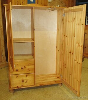 Komoda - šatní z borovice - celomasiv - Výborný stav - 3