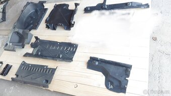 VW Transporter T5 –  KRYTY - PLASTY PODVOZKU - 3