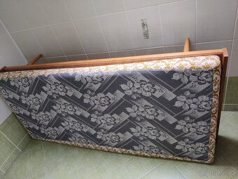 postel dřevěná starší - 3