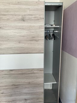 Šatní skříň - 3