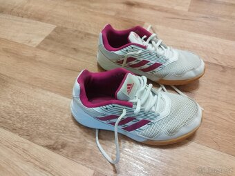 Halová dívčí obuv Adidas vel 36 1/4 - 3