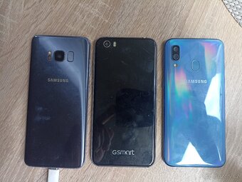 3 telefony na opravu nebo ND - 3