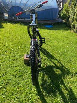 SPECIALIZED DEMO 8 - 3