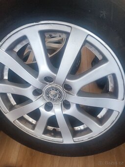 Prodám zimní alu kola 16" – pneu 215/55 R16 H, vzorek 6 mm - 3