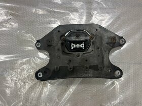 DRŽÁK PŘEVODOVKY AUDI A4 B8 8K0399263AF - 3