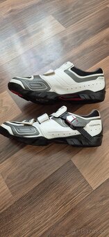 Tretry Shimano vel.40 M089 - 3