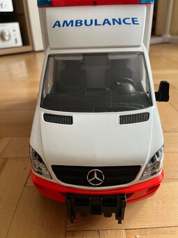 BRUDER AMBULANCE - 3