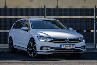 Volkswagen Passat Variant 2.0 TDI EVO Elegance DSG - 3