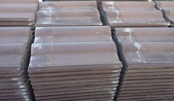 KM BETA hnědé matné střešní tašky přes 300 ks - 3