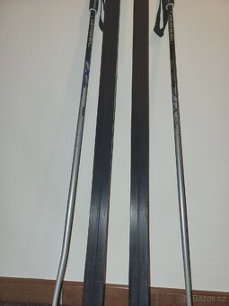 Prodám juniorské běžky Fisher skate + hůlky - 3