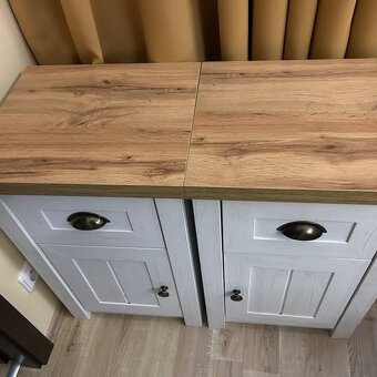 2 noční stolky značky Markskel - 3