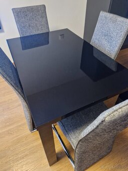 Jídelní stůl s židlemi - 3