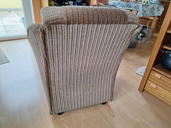 2 pohodlná křesla - 3