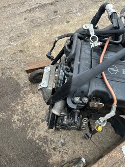 Opel Corsa D 1.4 - 3