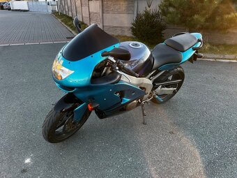 Kawasaki ZX6R - 3