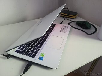 Skvělý notebook ASUS 15,6", i3, dedikovaná grafika - 3