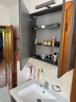 Koupelnová sestava s umyvadlem - 3