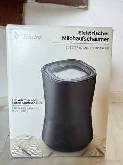 Elektrický napěňovač mléka - 3