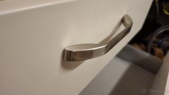 Prodejní pult – kvalitní nábytek s úložným prostorem - 3