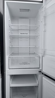 Lednice s mrazákem NO FROST, kombinovaná, výška 18 - 3