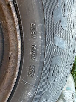 Pneu zimní 215/65/16 - 3