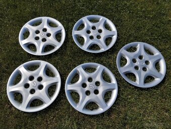 Poklice, kryty kol Mazda r15 - 3