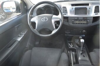 Hilux 3.0D-4D 4x4 Automat - 3