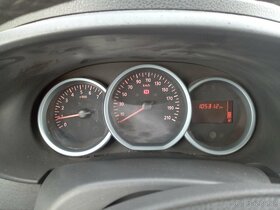 Dacia Lodgy , benzín 7 míst - 3