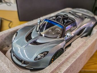 Henessey Venom 1:18 Autoart Signature - 3