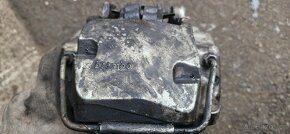 Levy predni brzdic audi Q7 4L - 3