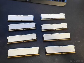 8x 8GB RAM DDR4 2400 Mhz - HX424C15FW2/8 - 3